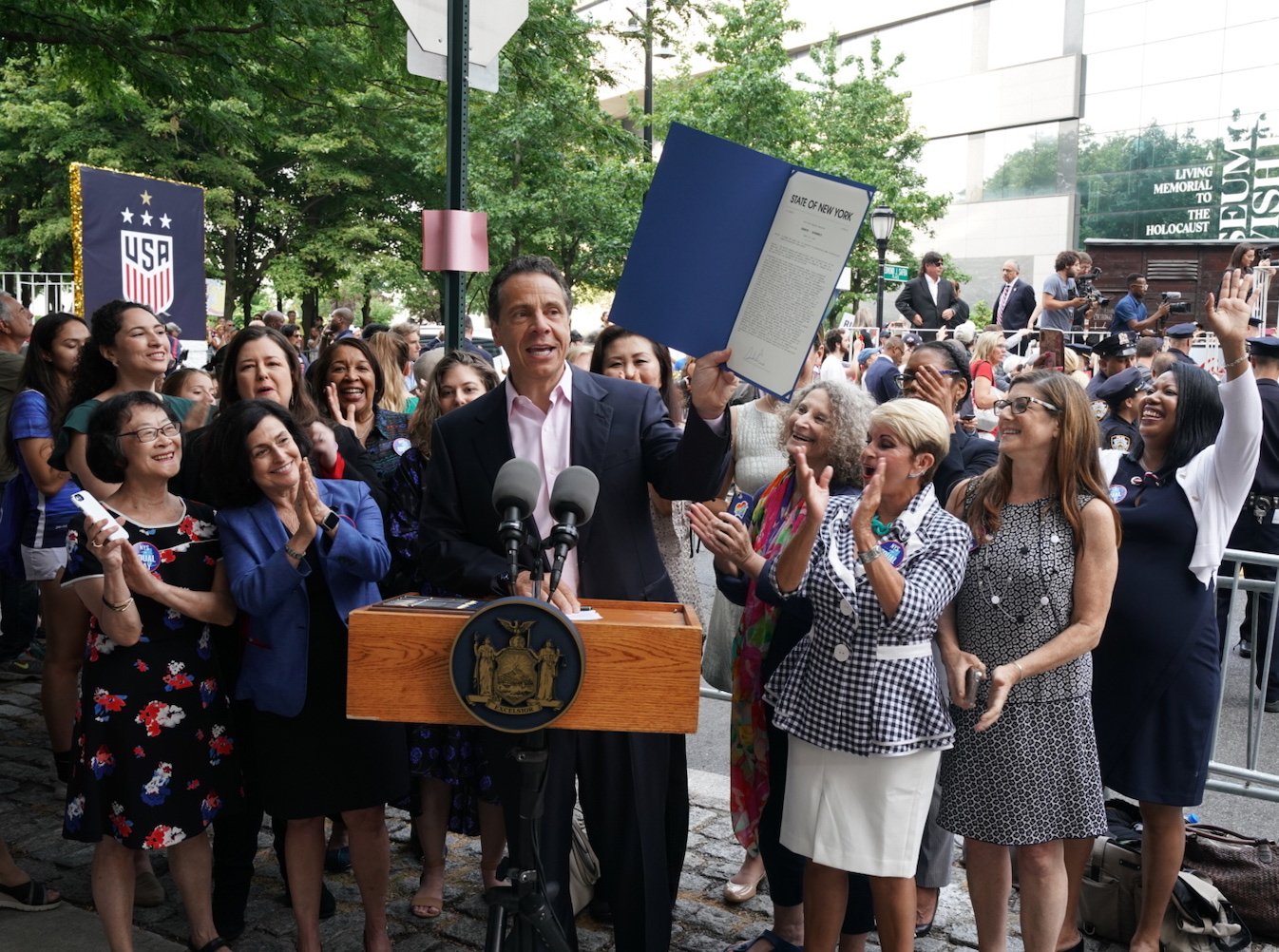 GOV. CUOMO SIGNS PAY EQUITY LEGISLATION AT U.S. WOMEN’S SOCCER TEAM PARADE